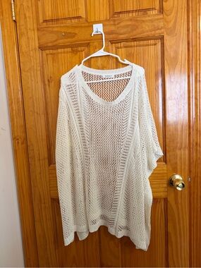 Open-Knit V-Neck Beach Cover-Up Sweater in Cream